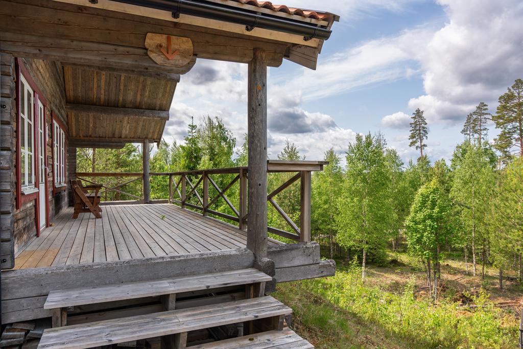 Härlig veranda med utsikt ned mot sjön