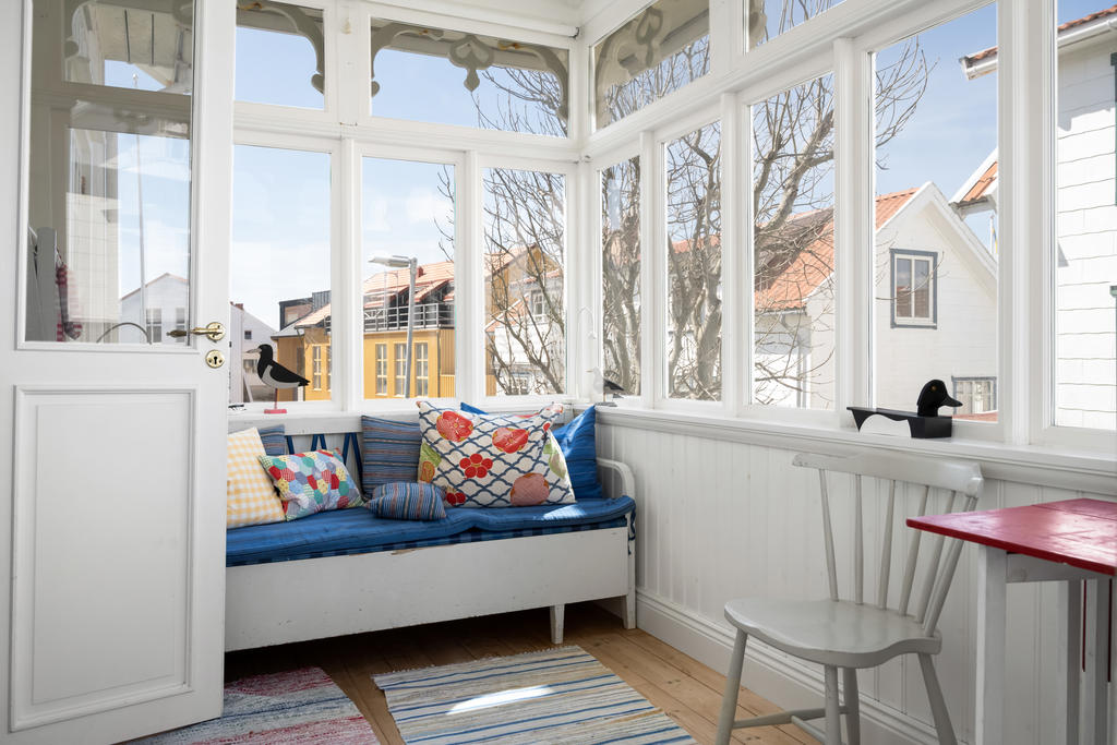 Veranda välkomnar er in.