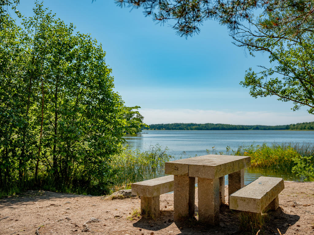 Här kan man njuta av ett dopp i Vallentunasjön