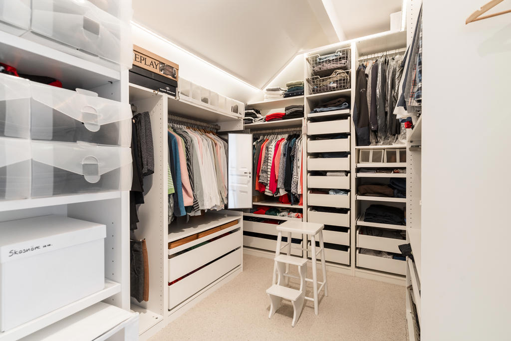 Walk in closet