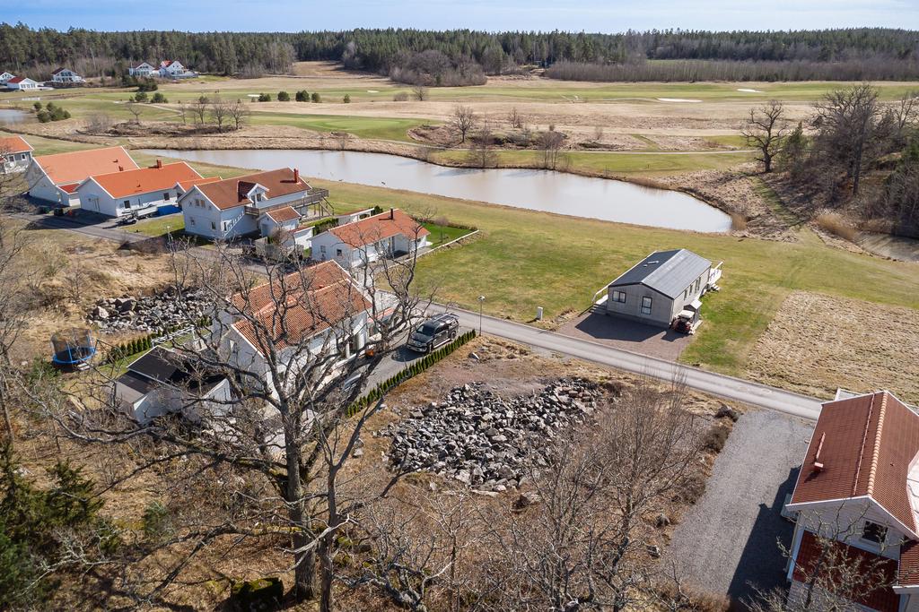 Tomt i natursköna Mauritzberg