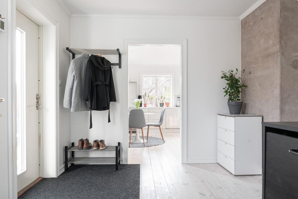 Entréhall mot kök