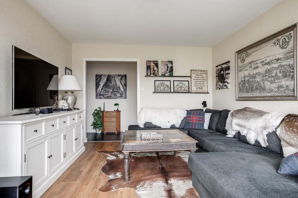 Vardagsrum med nytt golv