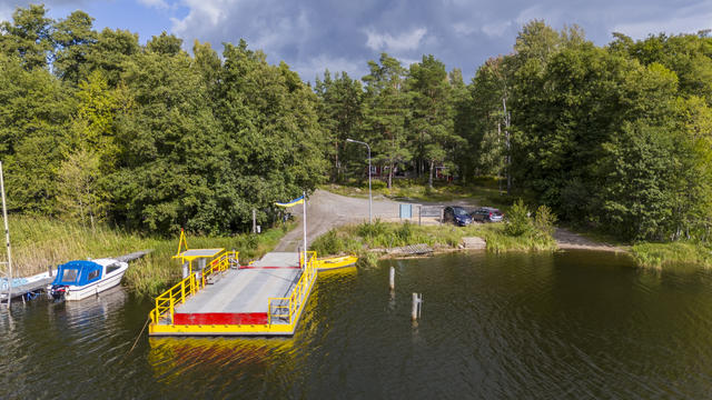 Bilfärja till Åsundaön