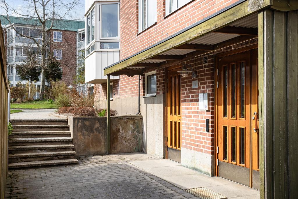Är ni intresserade av Köpmansgatan 1A? Tveka då inte på at höra av er! 