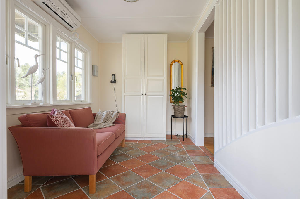 Välkomnande hall med bra förvaring