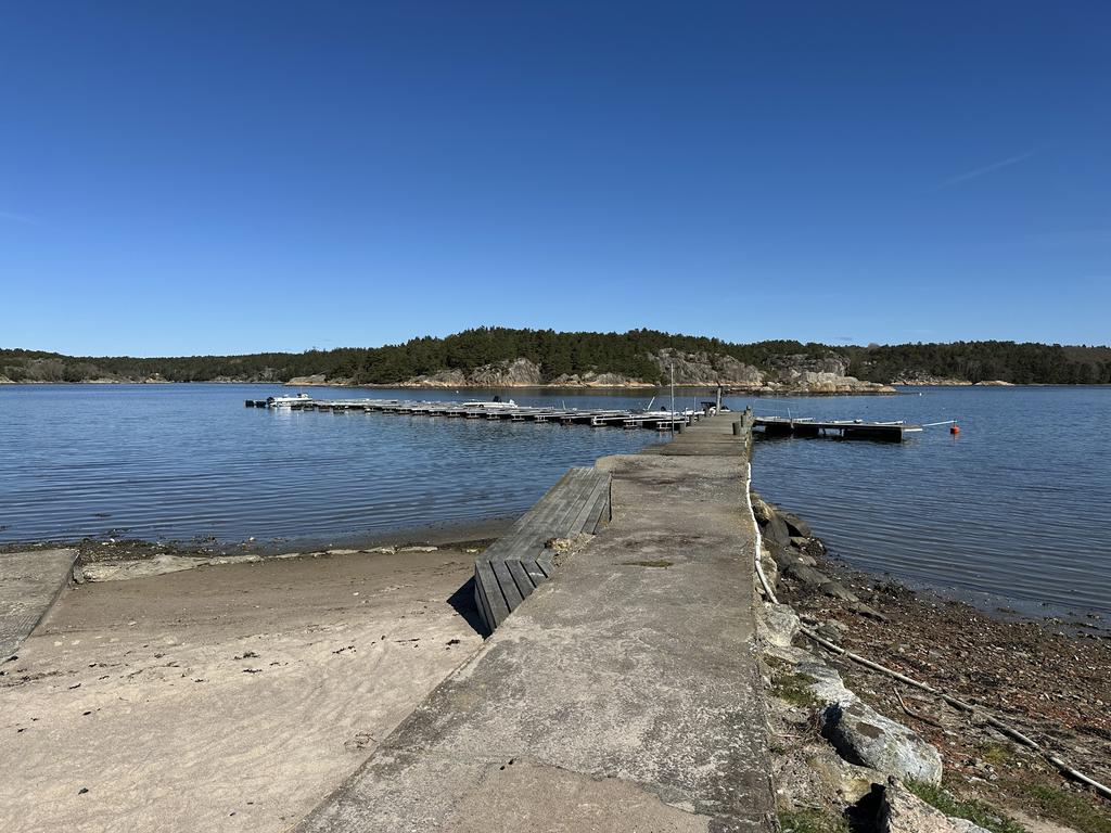Miljöbild vid båtbryggan/badplats