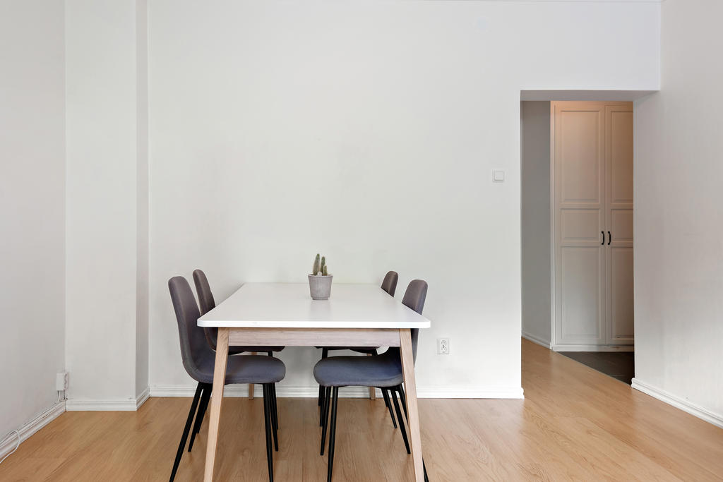 Plats för matbord i vardagsrummet