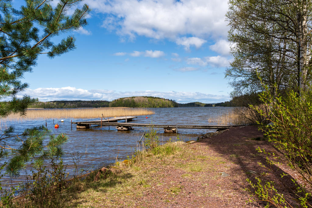 Gemensam brygga vid sjön Ören