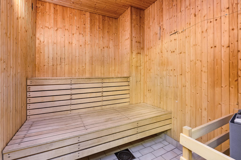 Bastu i källaren på von Leesengatan 3B