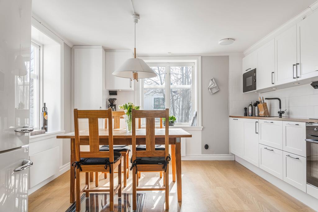 Renoverat kök 2021 med köksinredning från HTH