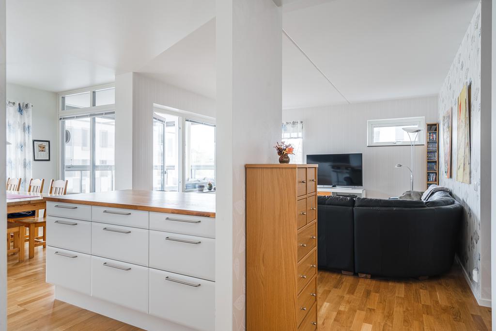 Härligt ljus från entréhall