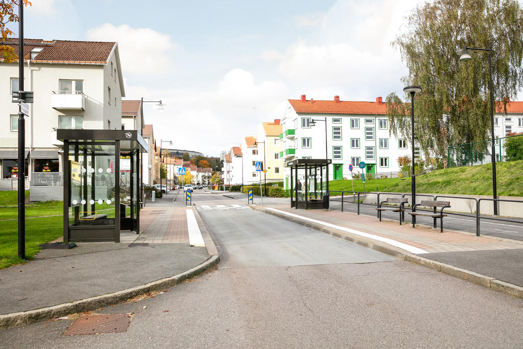 Busshållplats i närheten