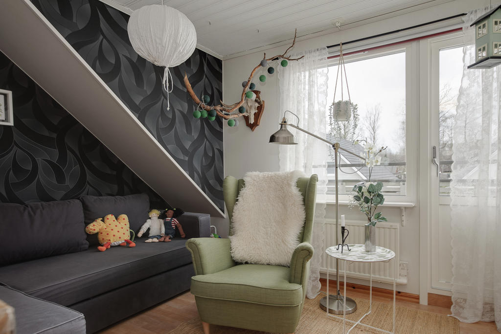 Sovrum med utgång till balkong
