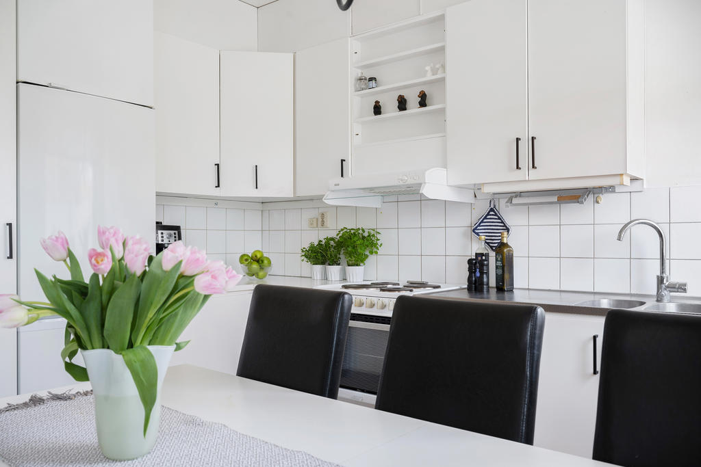 Ljust och fräscht med plats för stor matplats. 