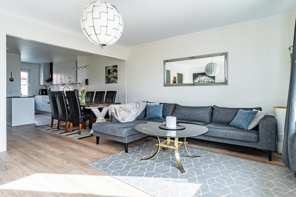 Här finns plats för en stor soffa!