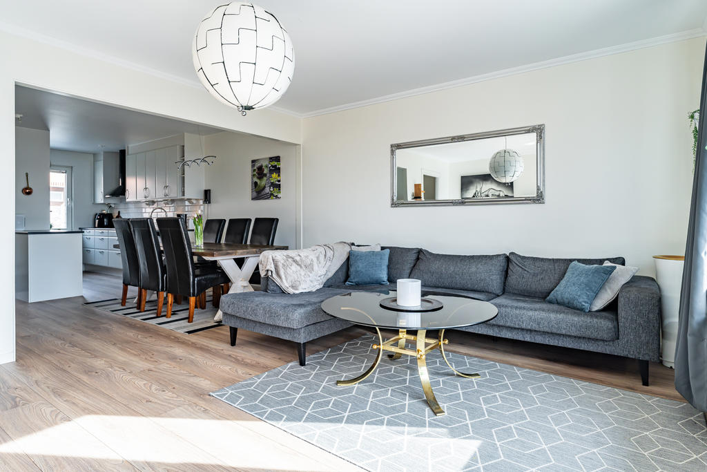 Här finns plats för en stor soffa!