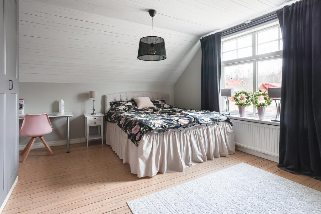 Stora sovrummet på ovanvåningen