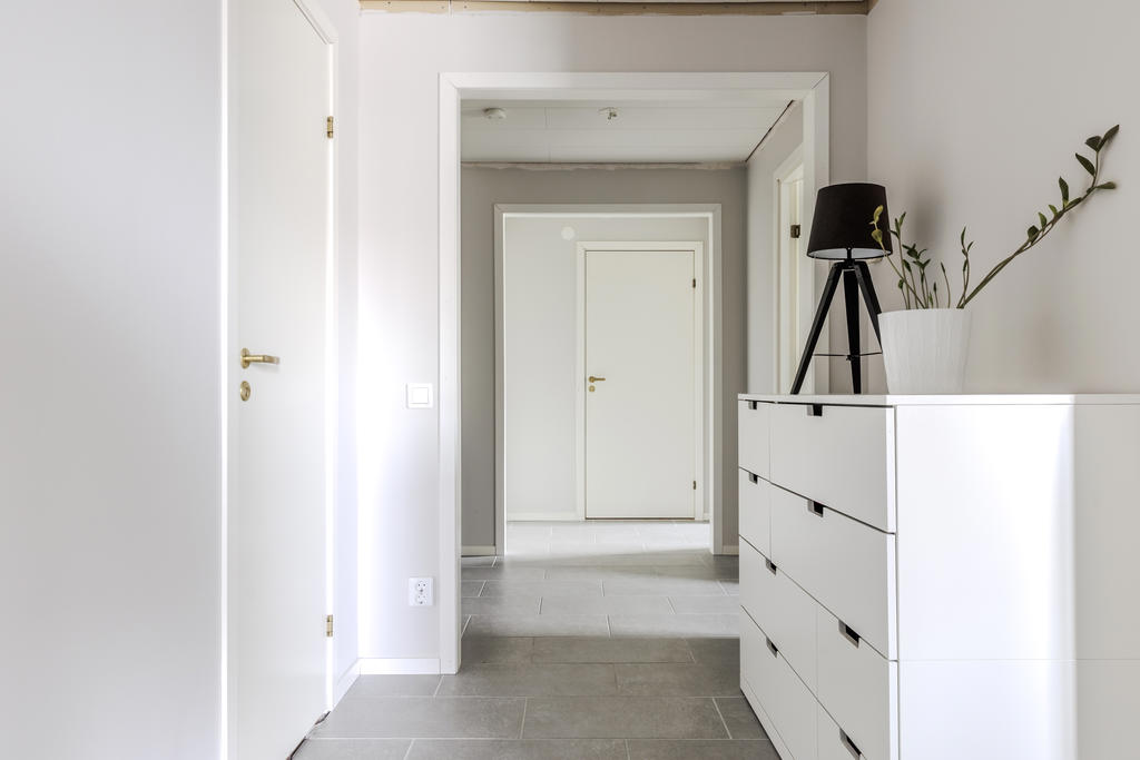 Hall nere