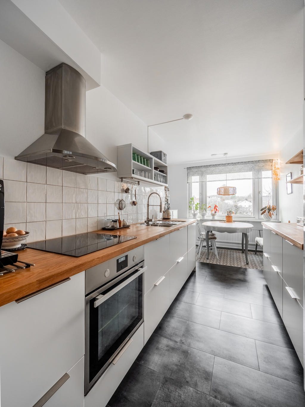 Renoverat kök med matplats