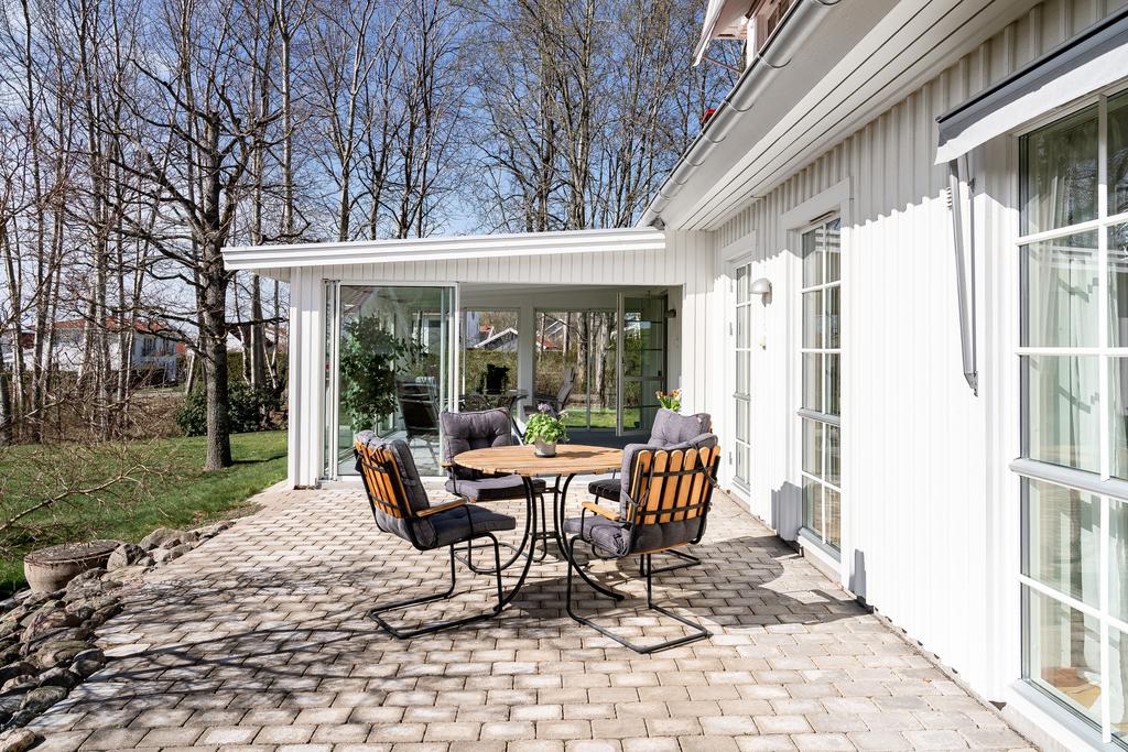 Terrassen bredvid uterummet