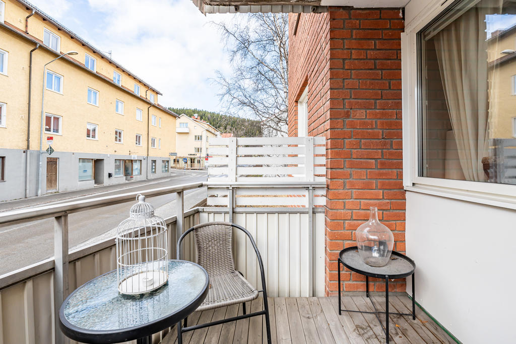 Rymlig balkong med solläge