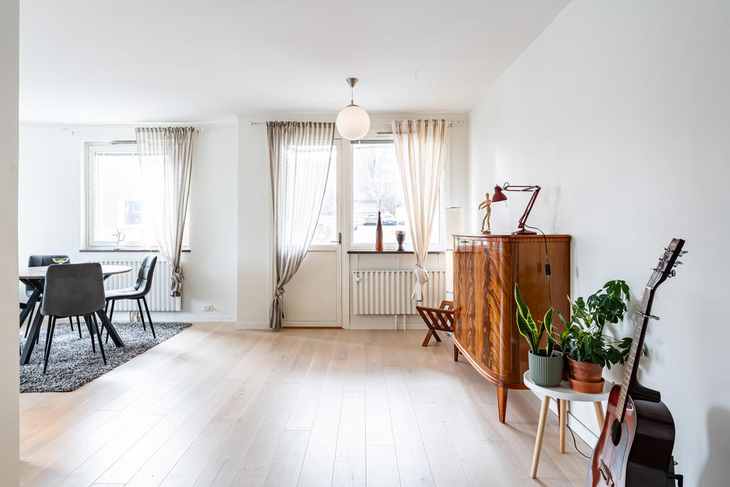 Från vardagsrummet när du ut till balkongen.