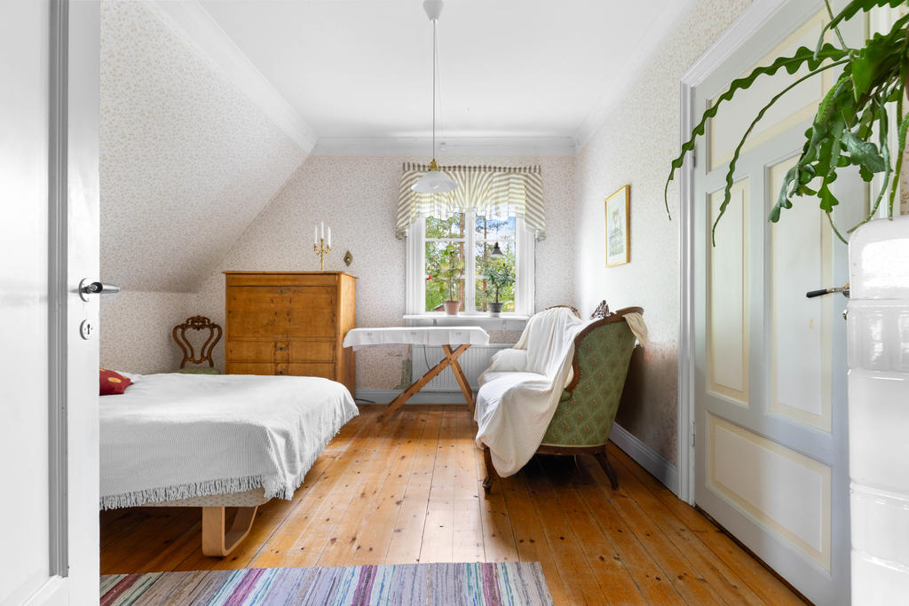 Lgh ÖV: Sovrum. 