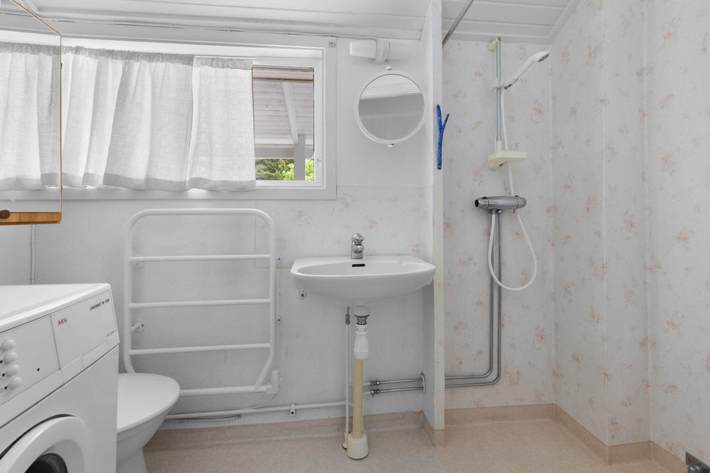 Lgh ÖV: Duschrum. 