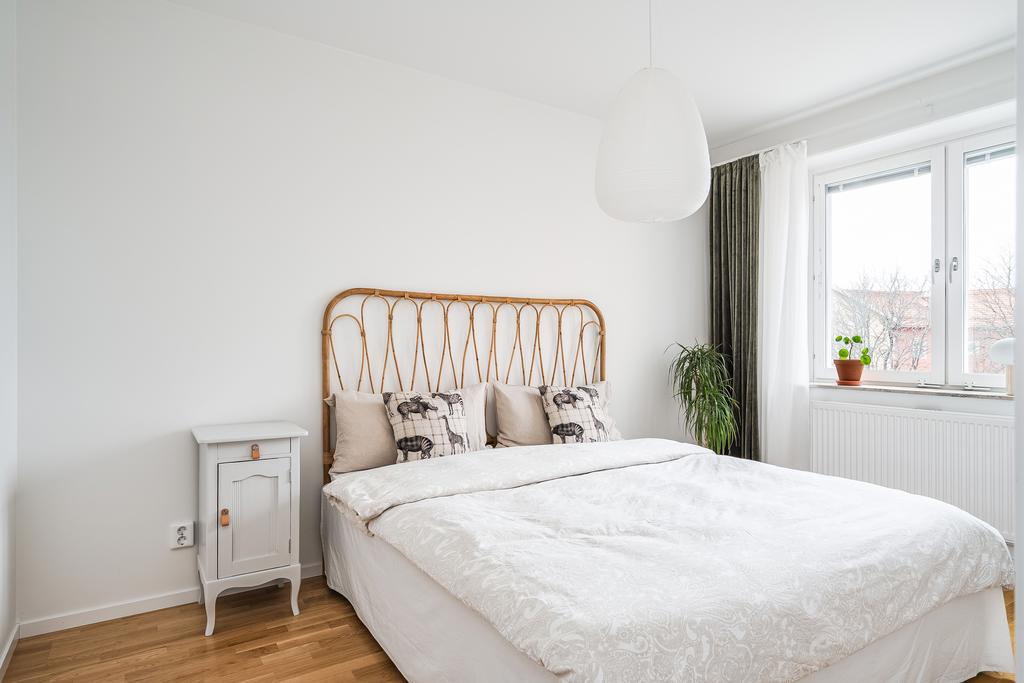 Plats för dubbelsäng i sovrum