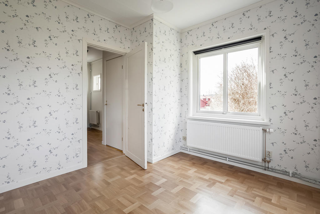 Gästrummet har nylagd parkett