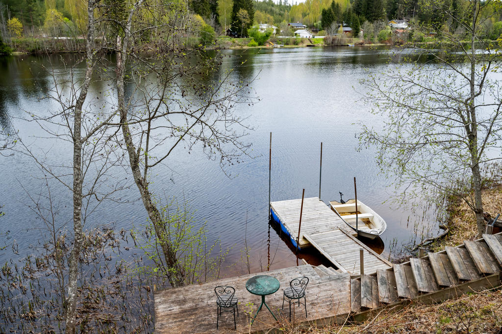 Brygga i älven