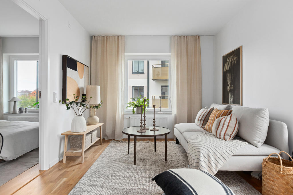 Naturlig plats för en inbjudande soffgrupp.