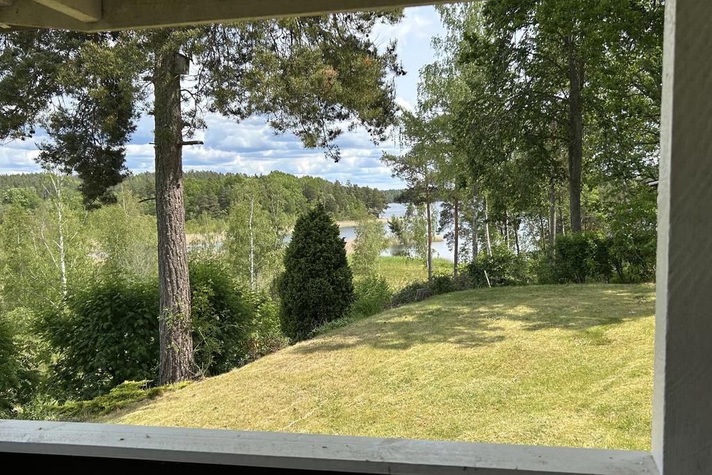 Vy från gästhusaltanen