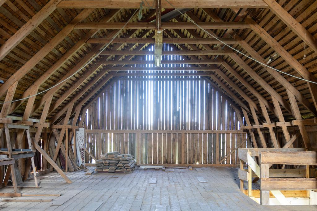 Loft vid lada