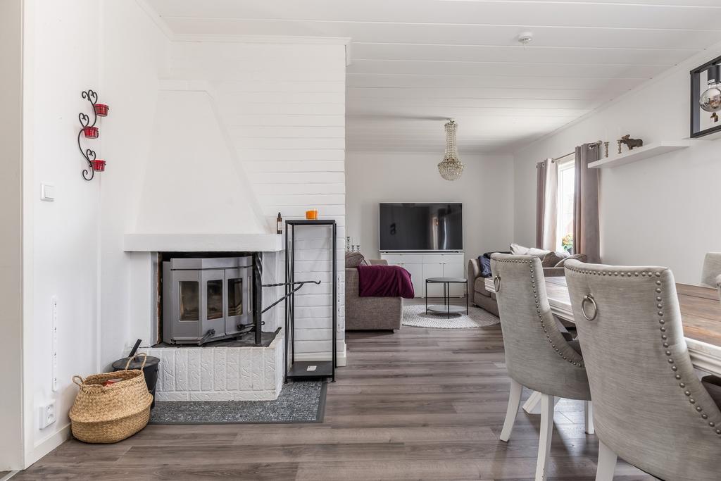 Kamin för uppvärmning och middagsstämning!