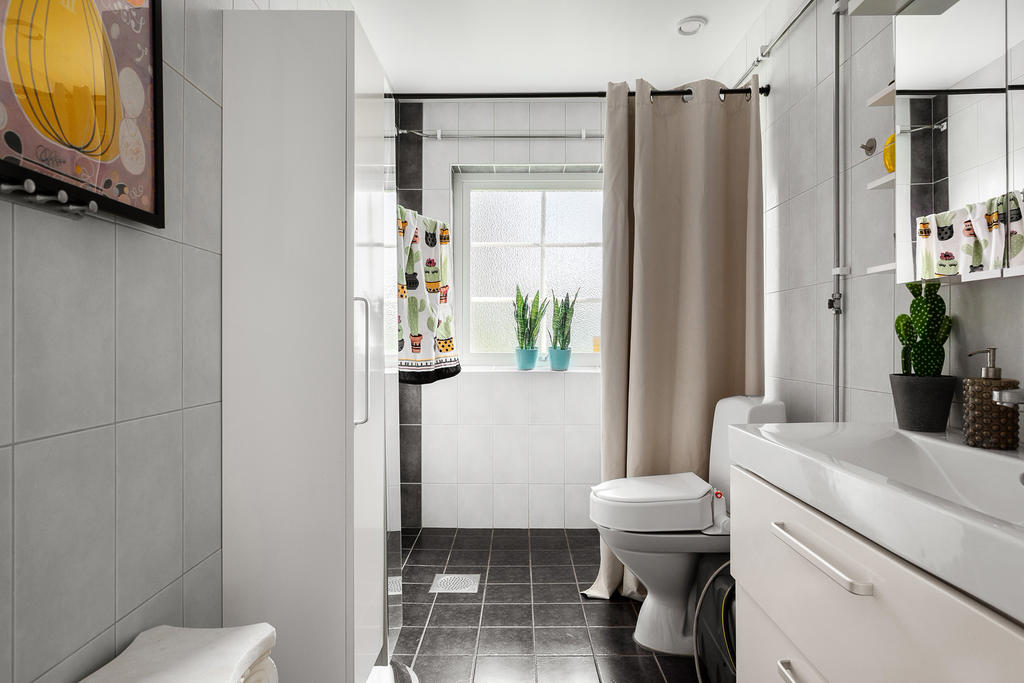 Duschrum invid sovrummen