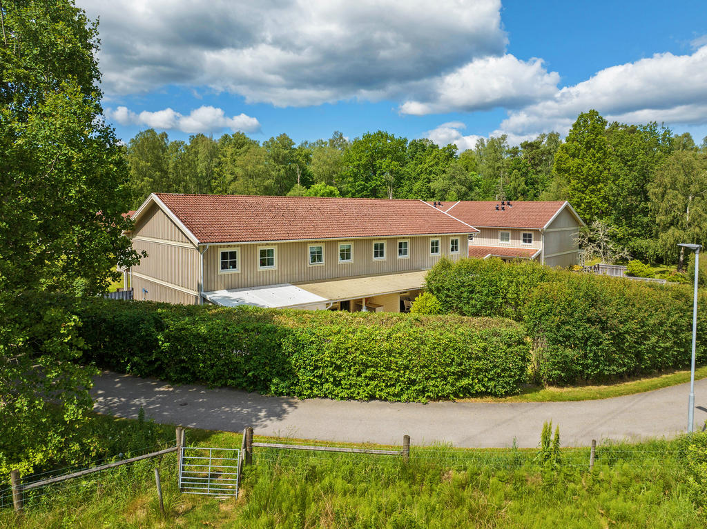 Här bor ni granne med rofyllda promenadstigar, lekplatser & grönområden