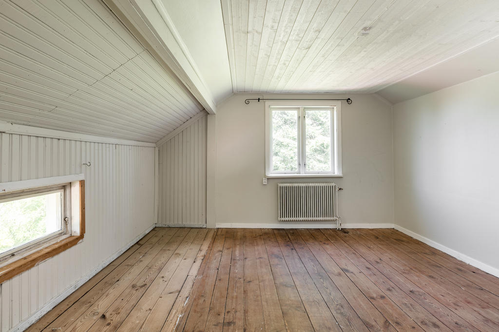 Sovrum åt norr övre plan