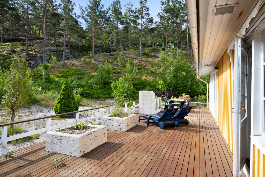 Utgång till altan från sovrum 1