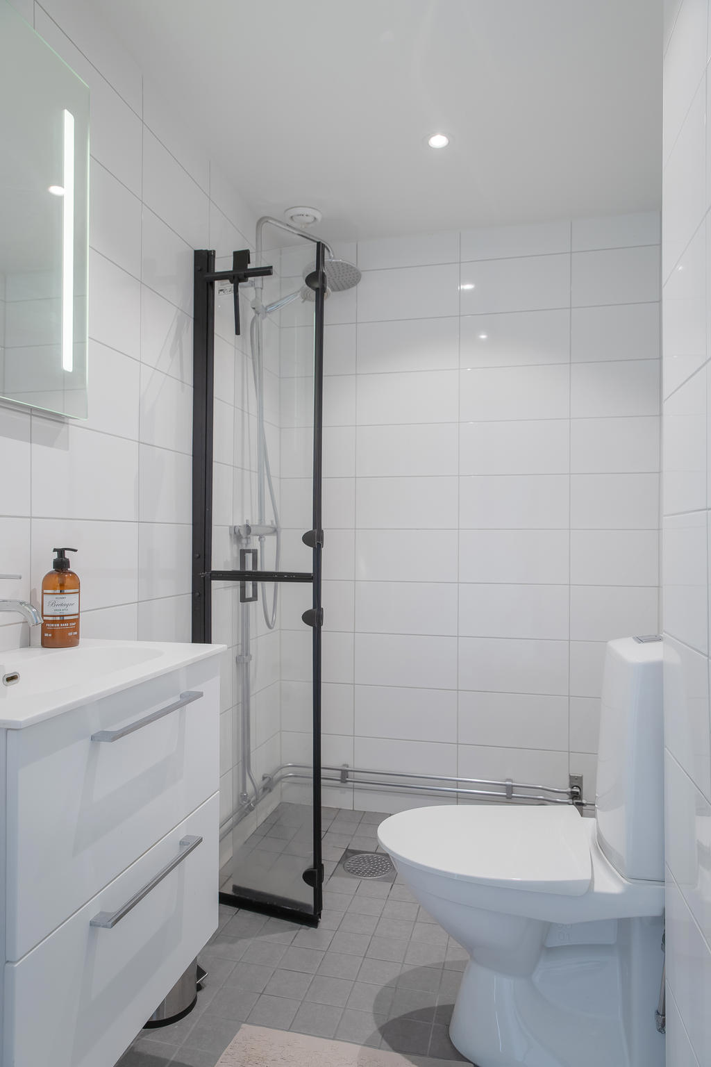 Stilrent och renoverat badrum 