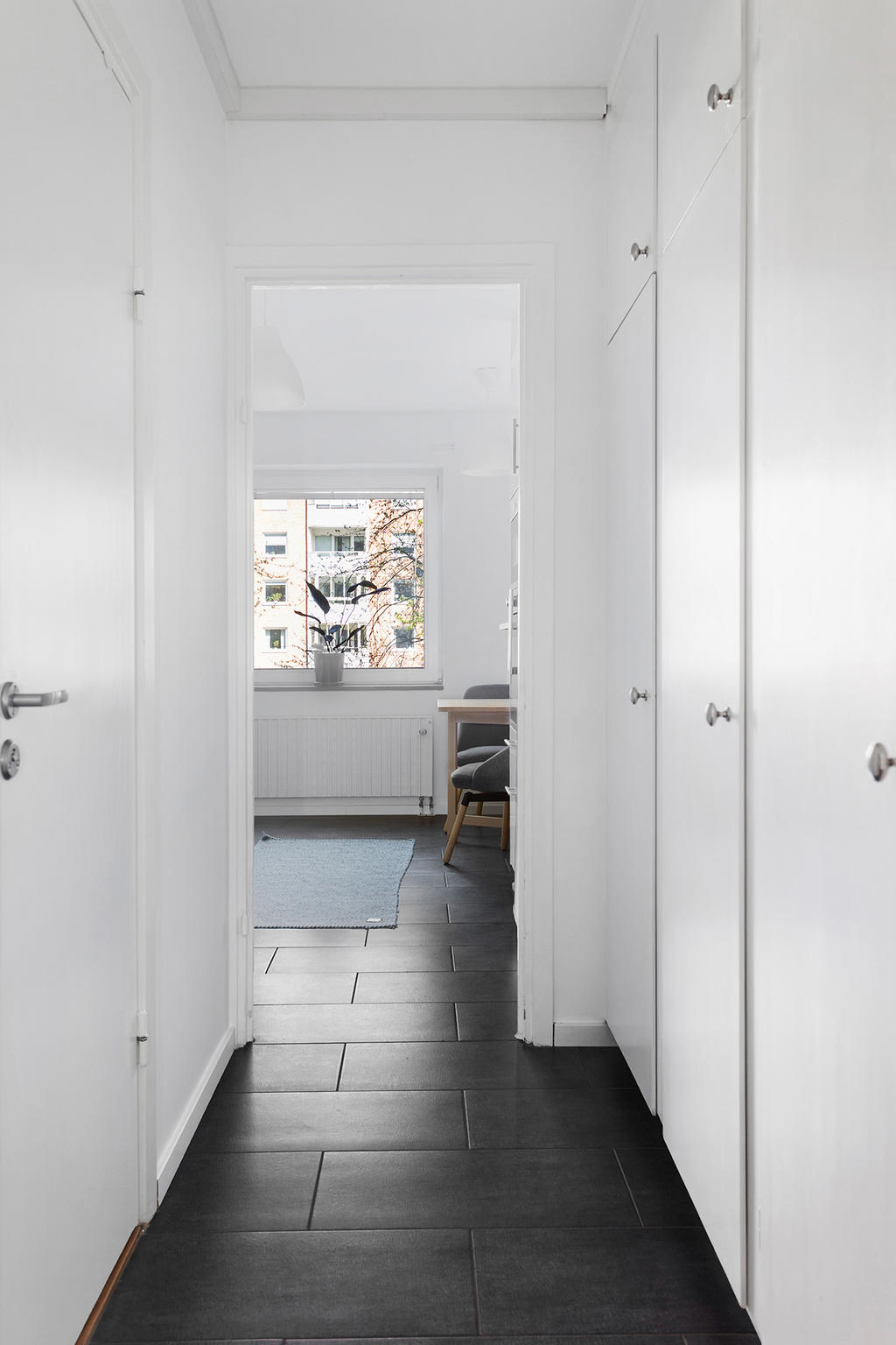 Hall mot kök