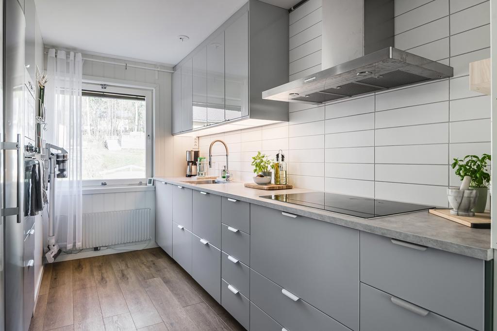 Snyggt stilrent kök från IKEA.