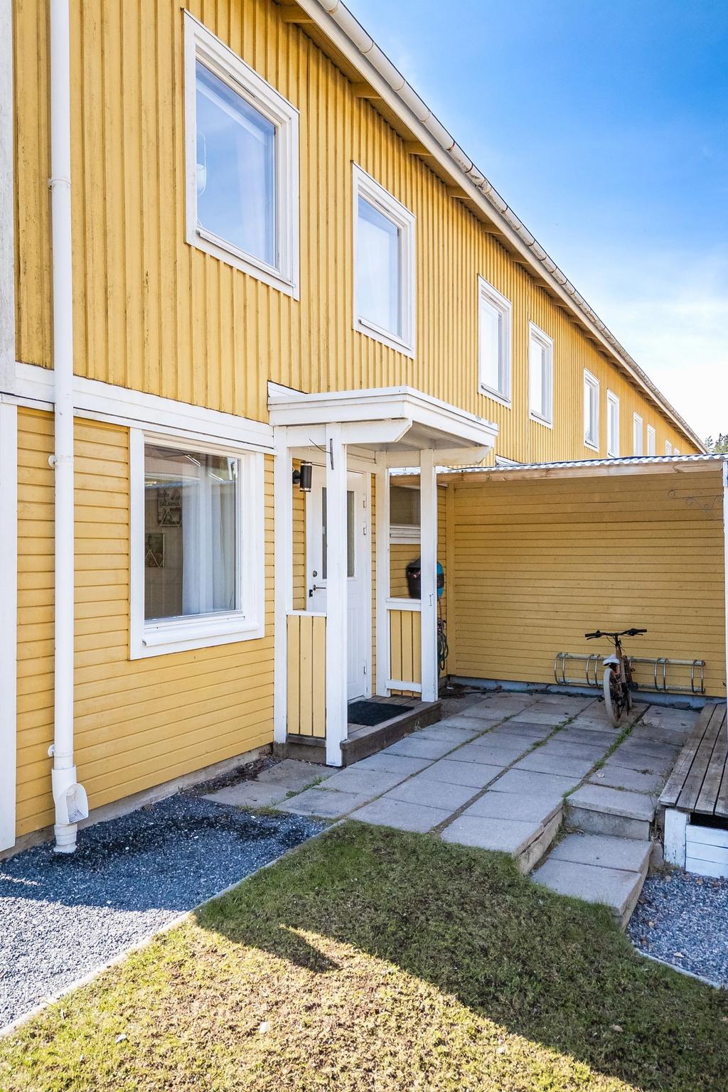 Entrén på framsidan.