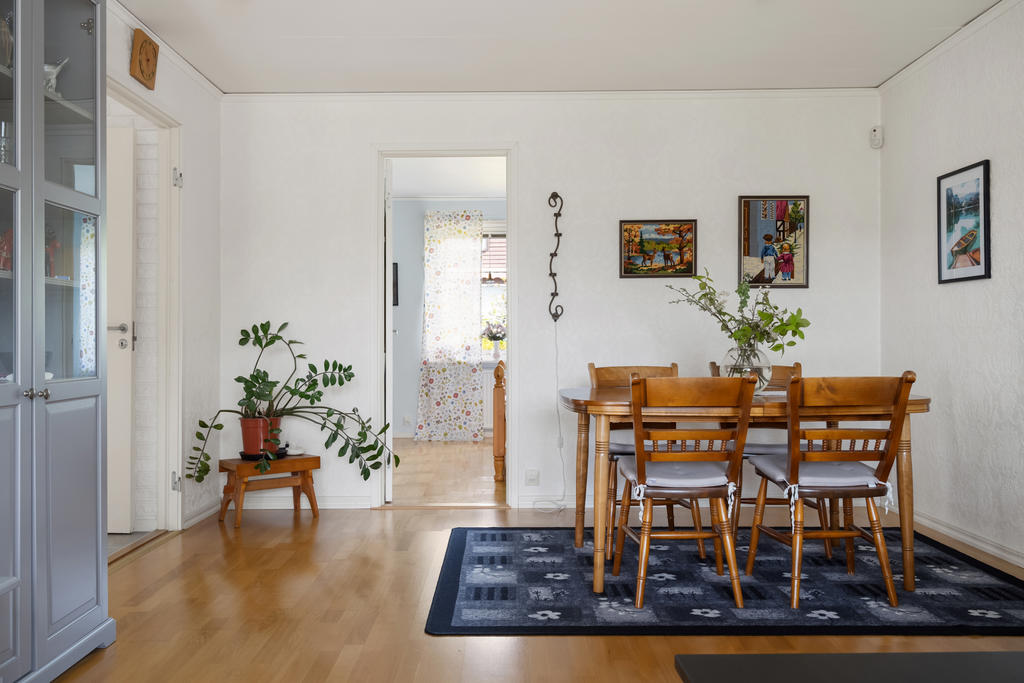 Plats för matbord i vardagsrummet