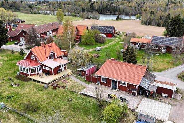 Långgattu 12 - en pärla mitt i Bäsnas bymiljö!