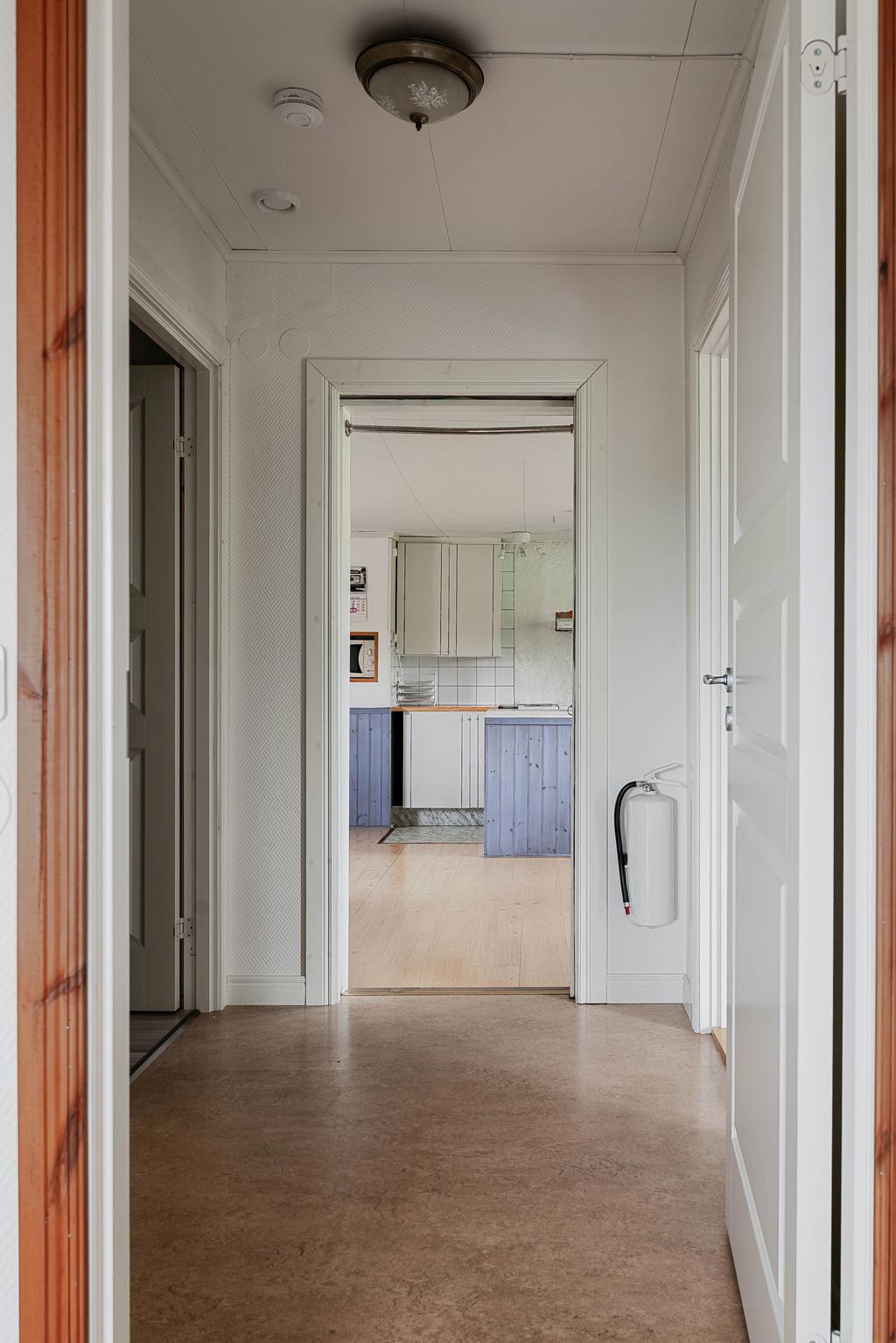 Inre hall mellan köket och sovrummen