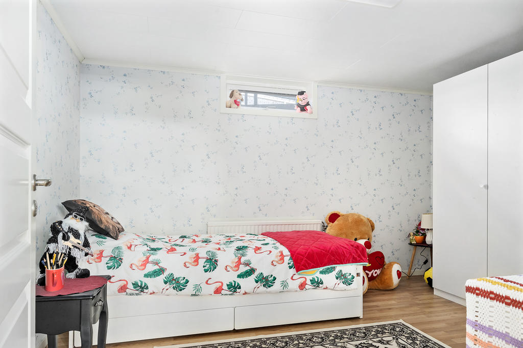 Sovrum, källarplan