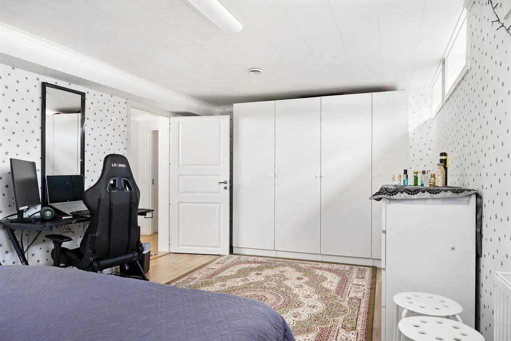 Sovrum, källarplan