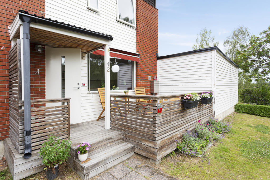 Skönt med farstukvist och solig terrass  med morgon / fm sol